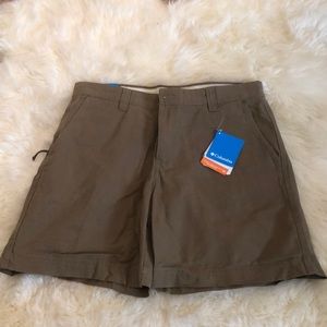 Light green/brown Columbia sportswear shorts!
